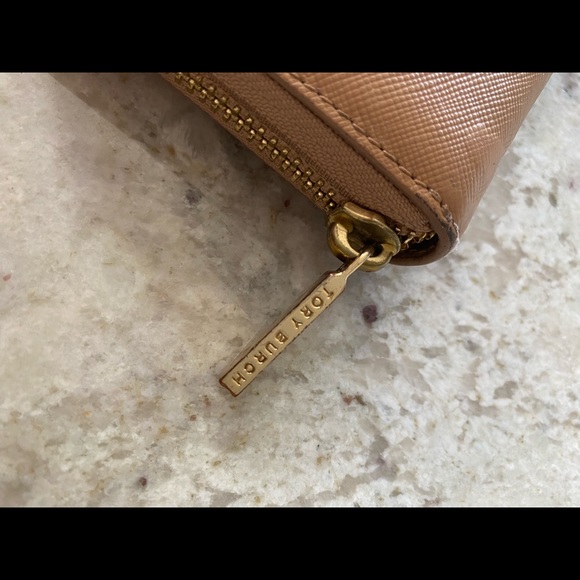Tory Burch zip continental wallet - Picture 5 of 7